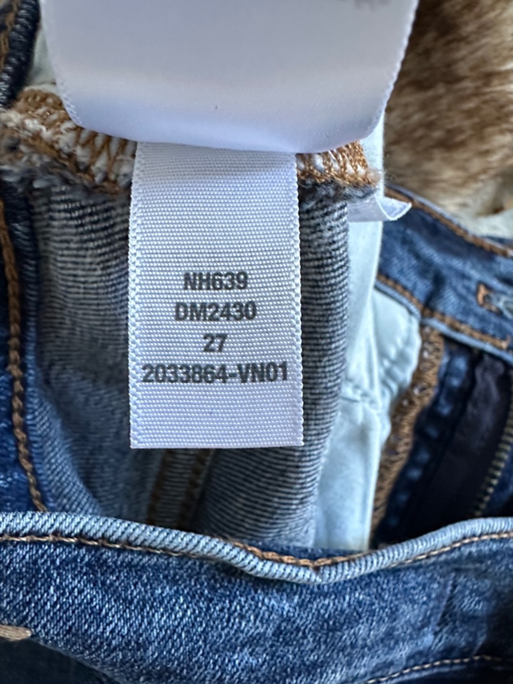 Madewell The Perfect Vintage Straight Jean in Bright Indigo Instacozy Edition 27 - Picture 7 of 9